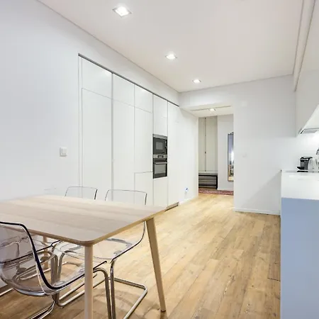 Baixa Chiado 2 Bedroom Apartamento *